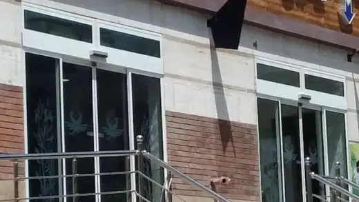 نمونه اجرای درب اتوماتیک و کرکره برقی در تهران | سام گستر | نمونه اجرای پروژه 11
