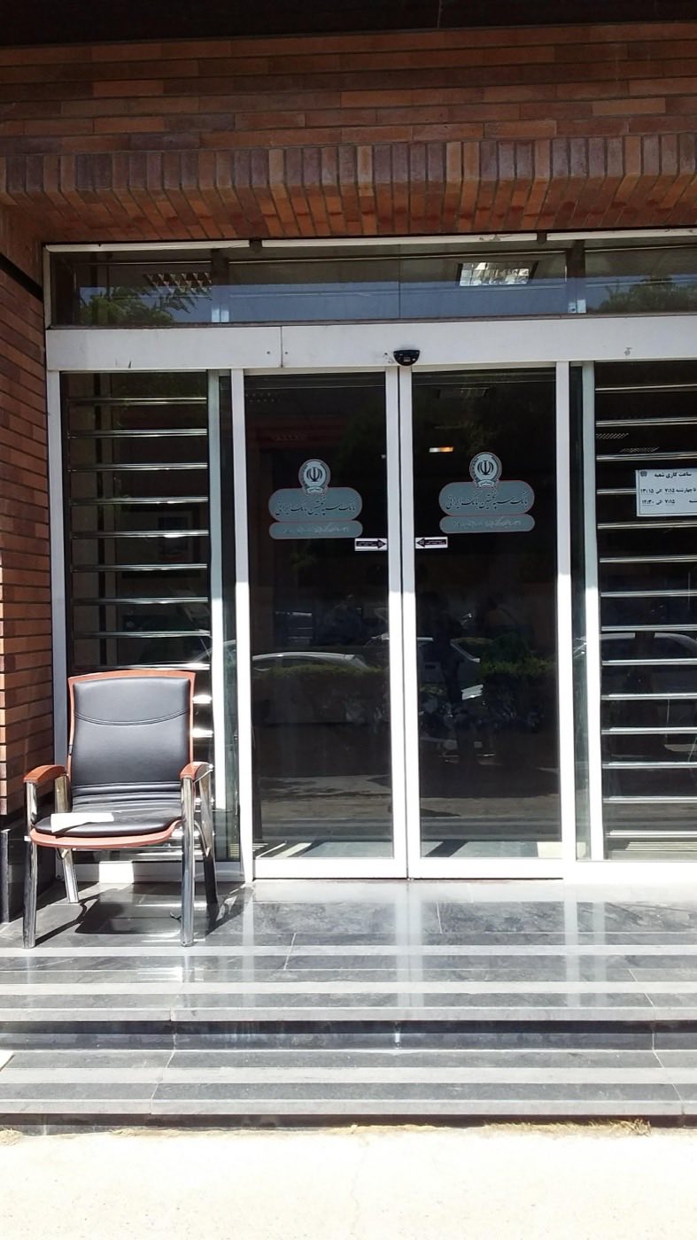 نمونه اجرای درب اتوماتیک و کرکره برقی در تهران | سام گستر | پروژه درب شیشه‌ای اتومات 11