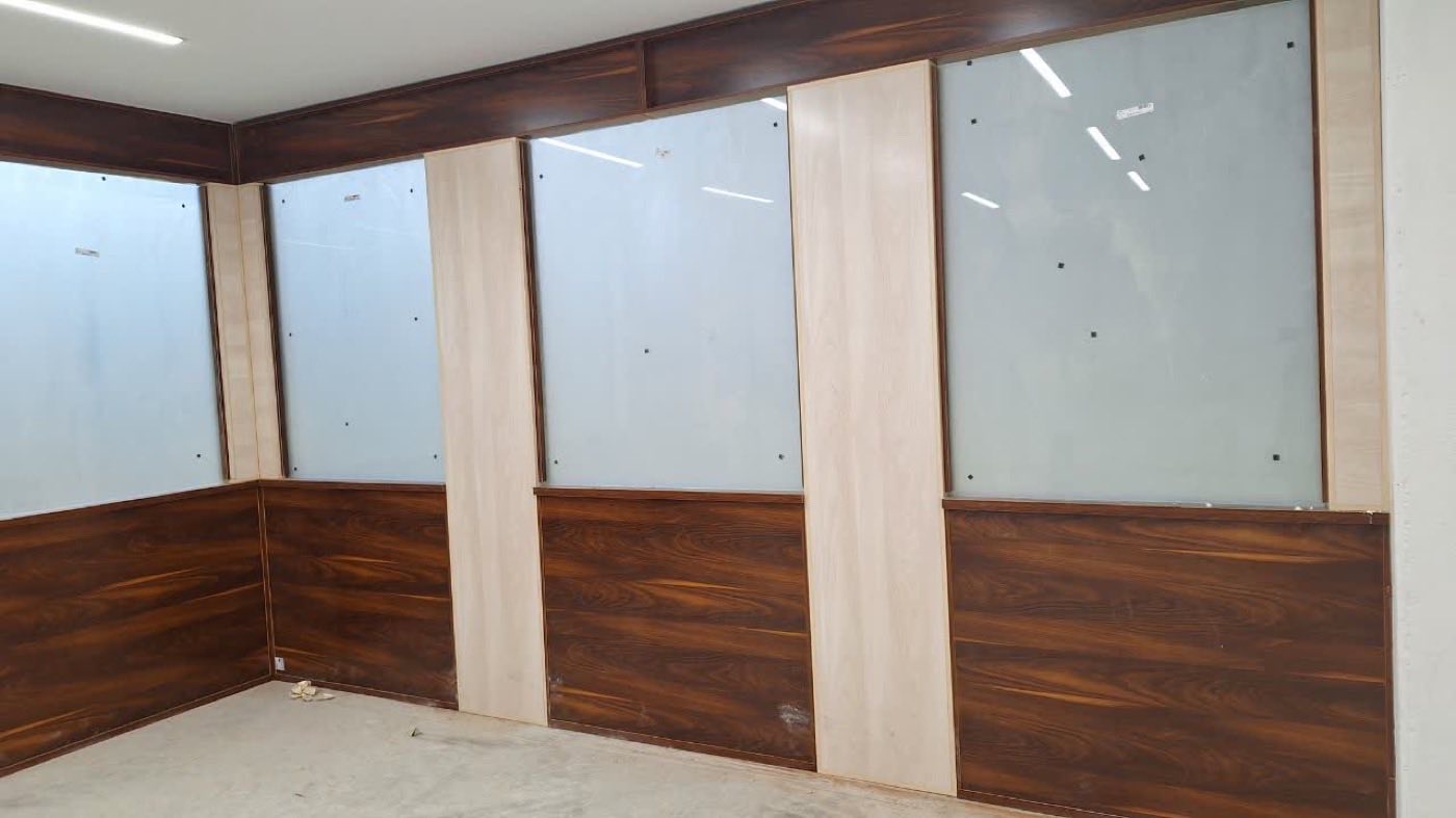 نمونه اجرای پارتیشن شیشه‌ای در تهران | سام گستر | پروژه پارتیشن شیشه‌ای 4